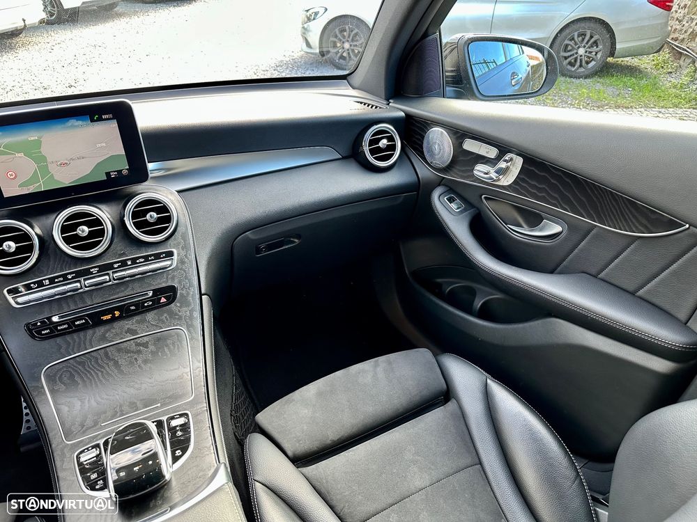 Mercedes-Benz GLC 300 e Coupe 4Matic 9G-TRONIC AMG Line - 34