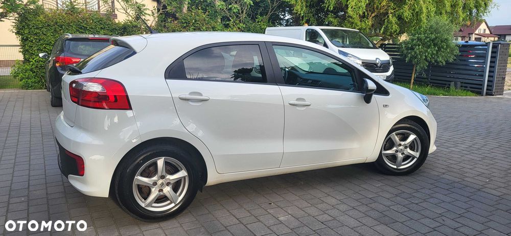 Kia Rio - 4