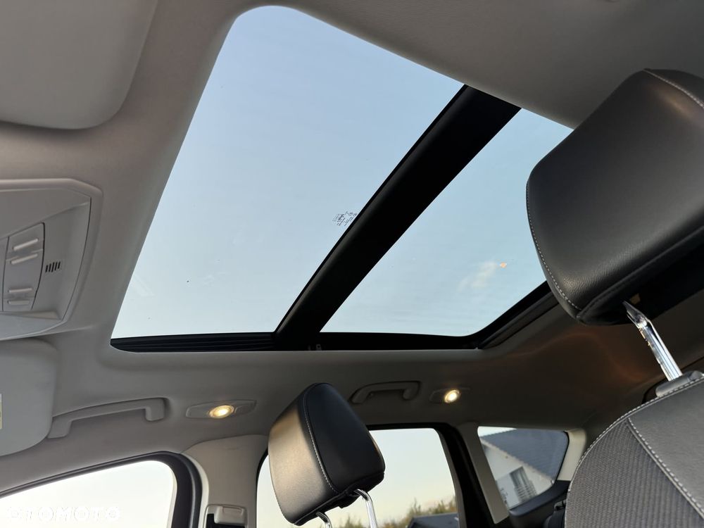 Ford Kuga 2.0 TDCi 2x4 Titanium - 35