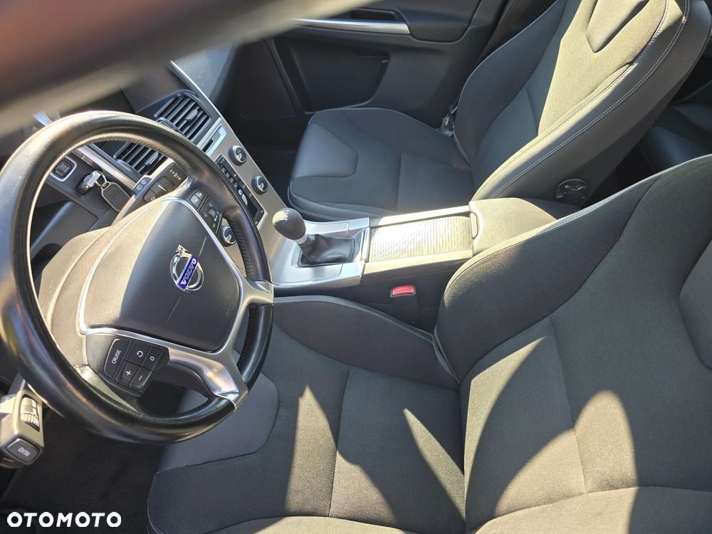 Volvo XC 60 DRIVe Momentum - 8