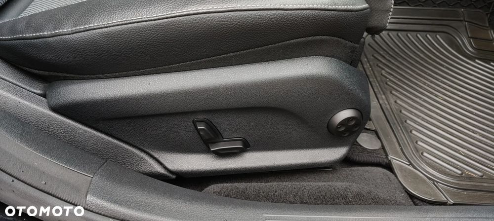 Mercedes-Benz Klasa E 220 d 9G-TRONIC Avantgarde - 24