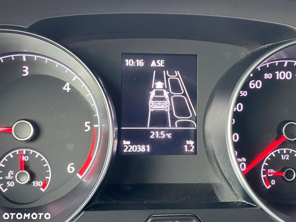 Volkswagen Golf Sportsvan - 10