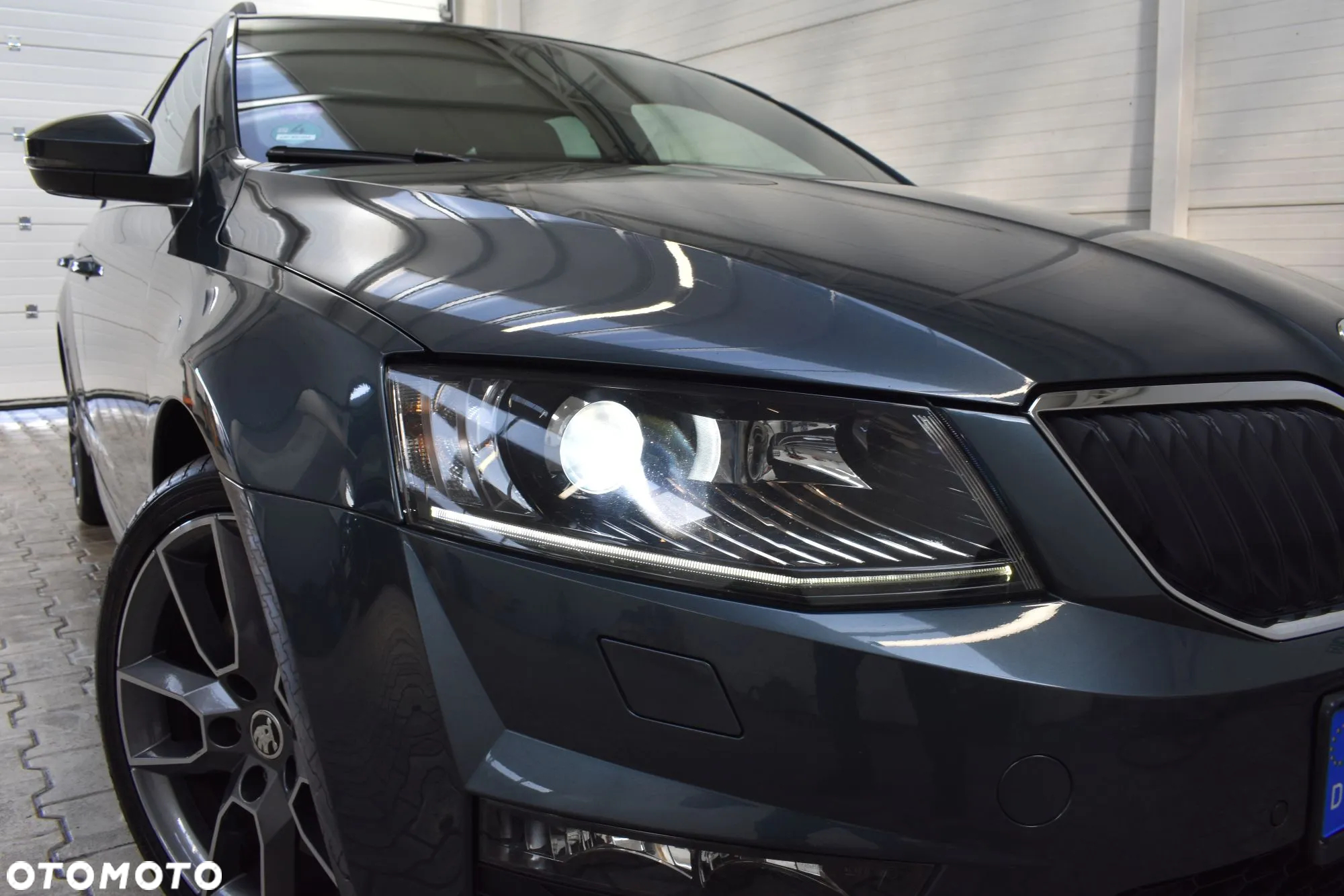Skoda Octavia Combi 2.0 TSI (Green tec) RS - 33