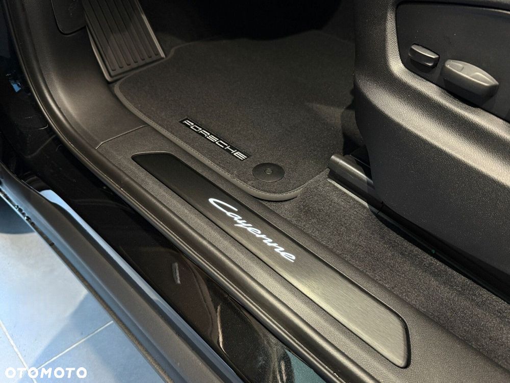 Porsche Cayenne - 19