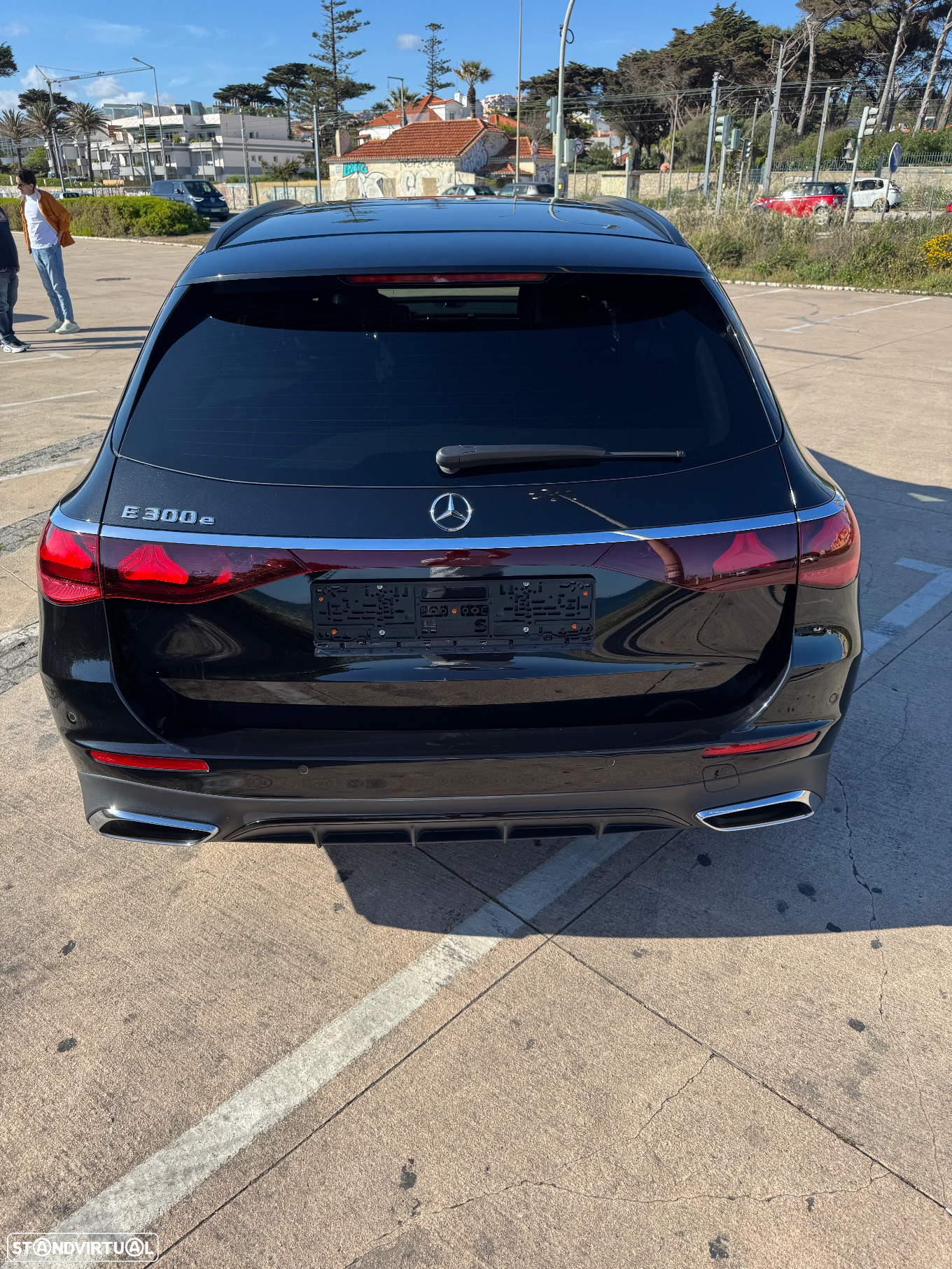 Mercedes-Benz E 300 e AMG Line - 30