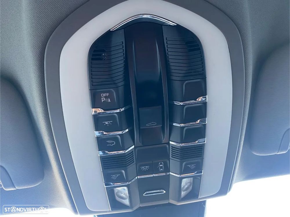 Porsche Panamera S Hybrid J19 - 42