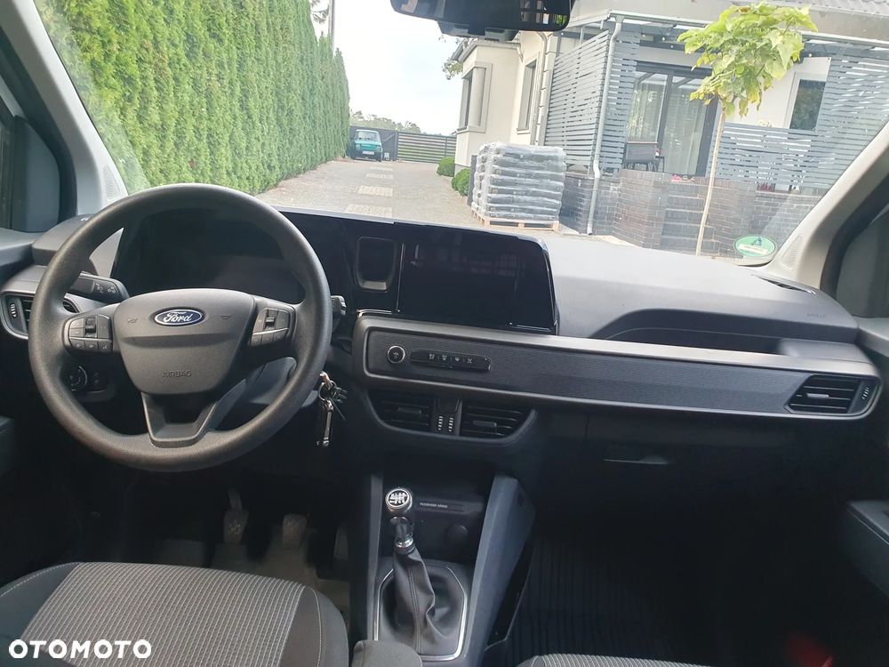 Ford Transit Courier - 9