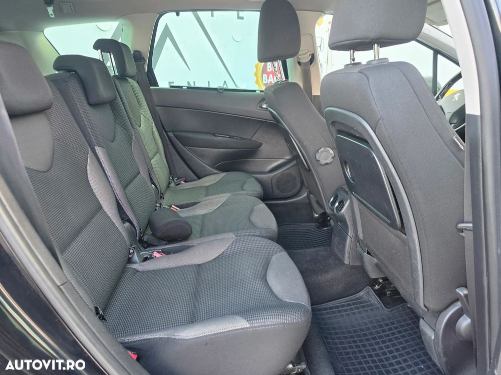 Peugeot 308 1.6HDi Premium Pack Aut - 9