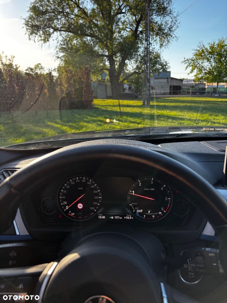 BMW Seria 3 320d xDrive - 14
