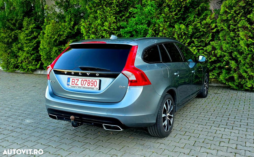 Volvo V60 D2 Momentum - 17