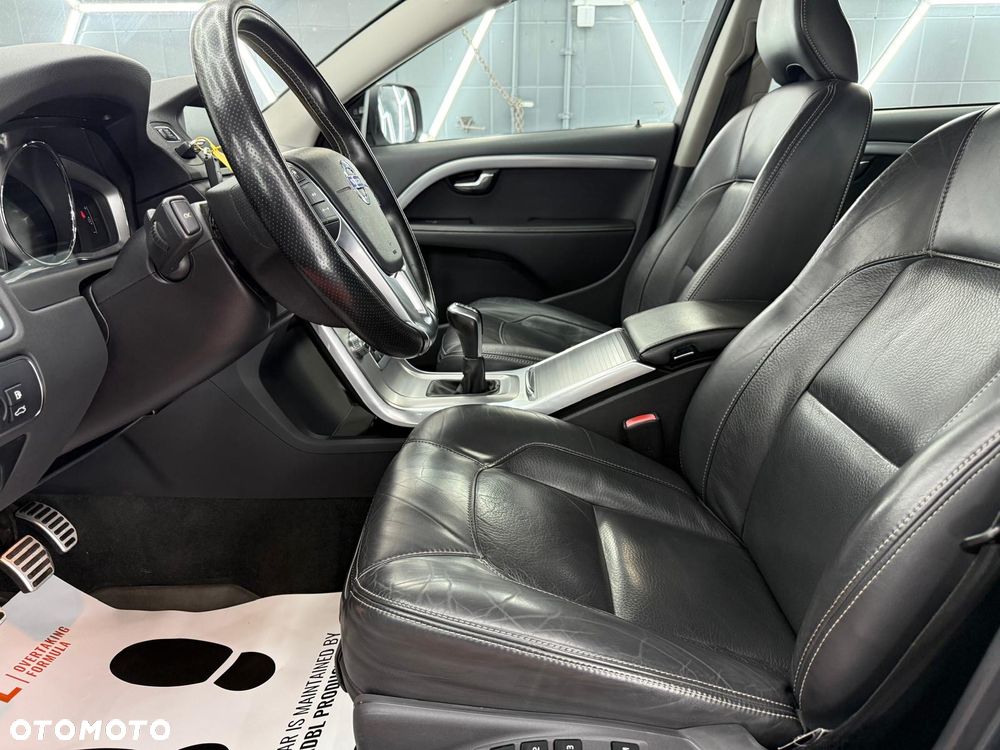 Volvo XC 70 D4 Momentum - 24