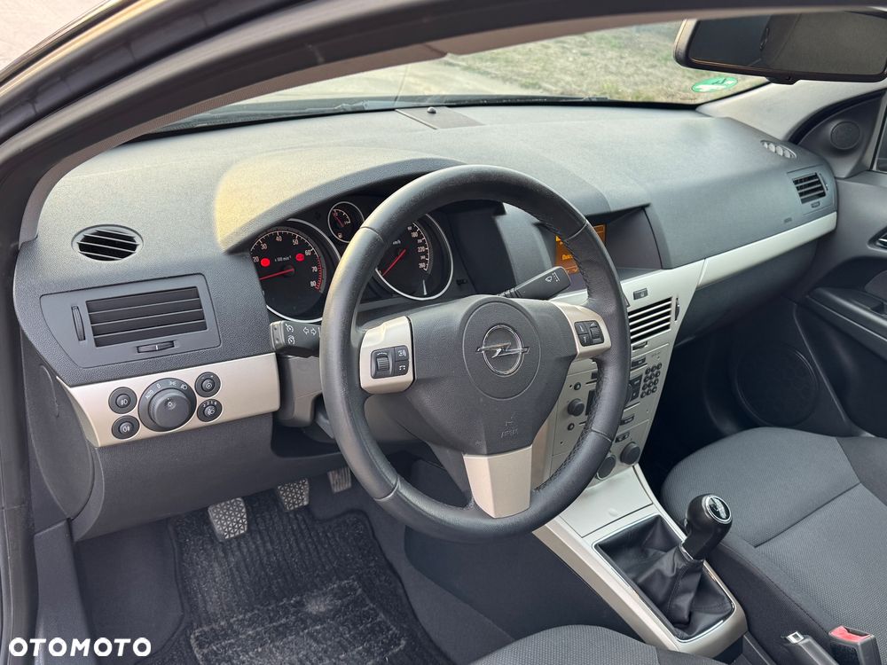 Opel Astra 1.6 Essentia - 18