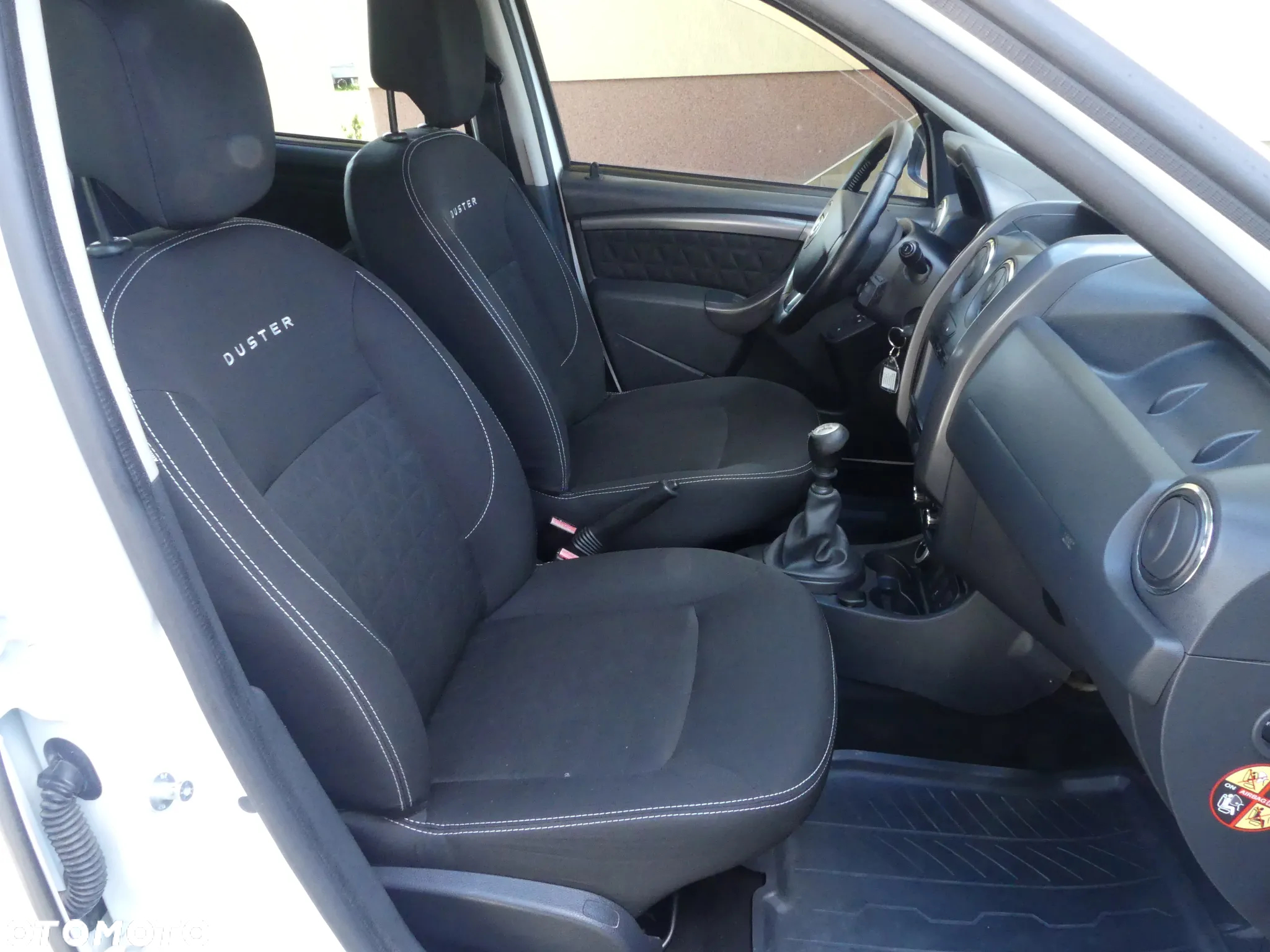 Dacia Duster 1.6 Laureate 4x4 - 33