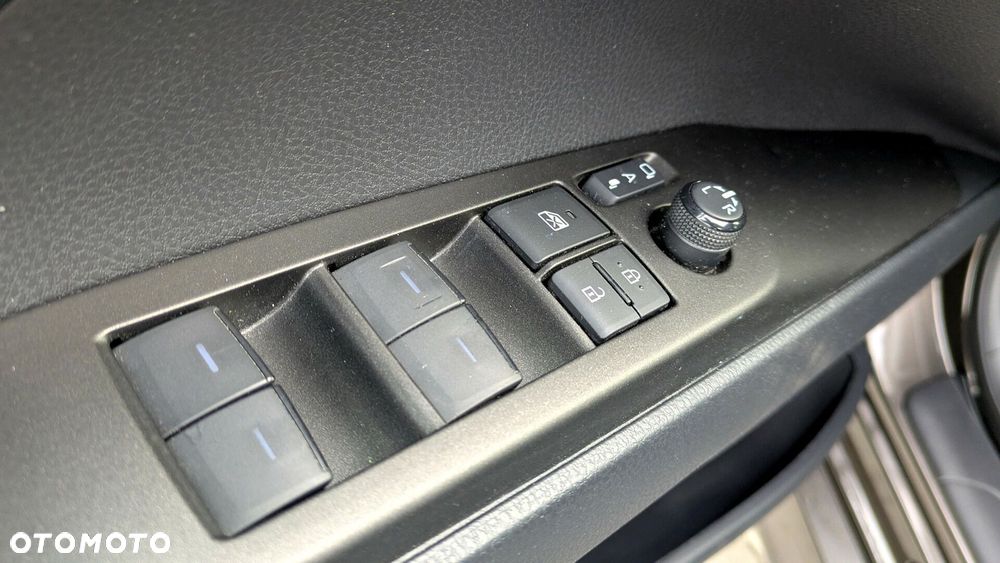 Toyota Camry 2.5 Hybrid Comfort CVT - 15