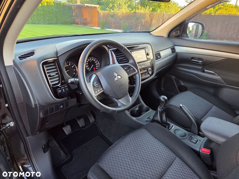 Mitsubishi Outlander - 15