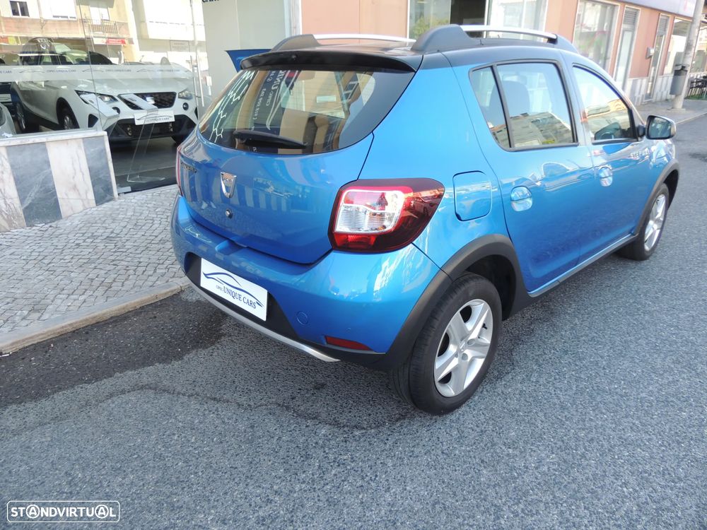 Dacia Sandero 1.5 dCi Stepway - 4