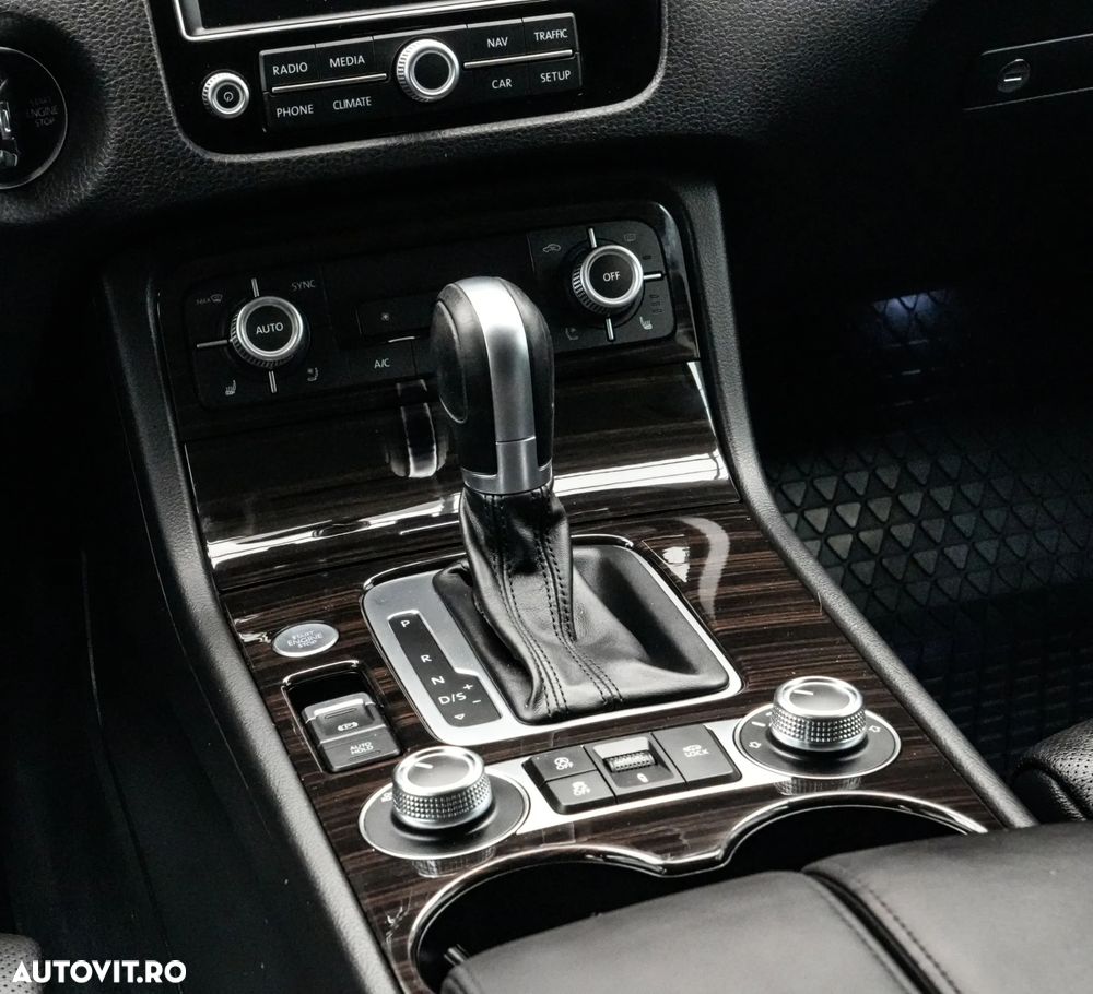 Volkswagen Touareg 3.0 V6 TDI BMT Terrain Tech - 23