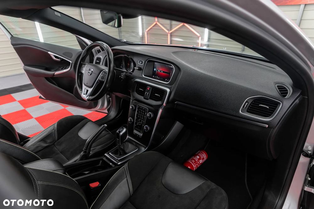 Volvo V40 D2 RDesign - 24