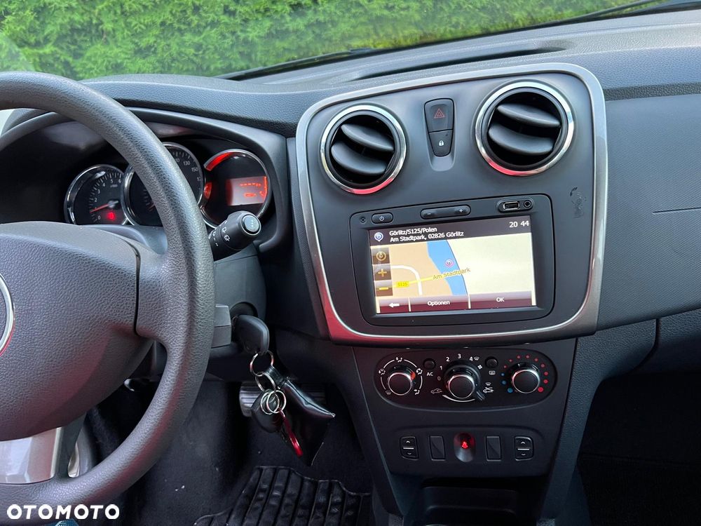 Dacia Sandero TCe 90 Laureate - 8