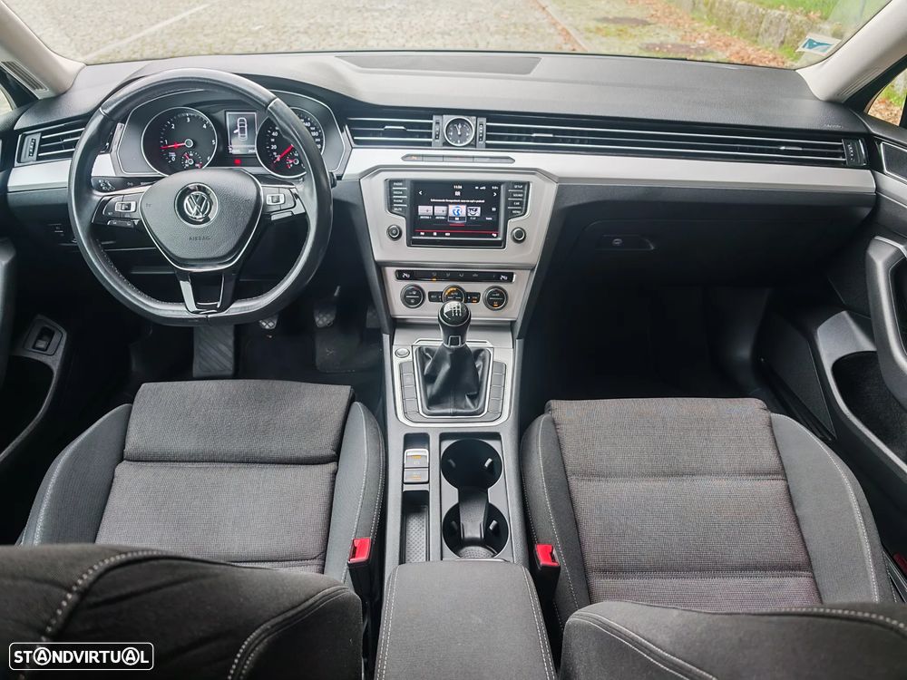 VW Passat 1.6 TDI BlueMotion - 9