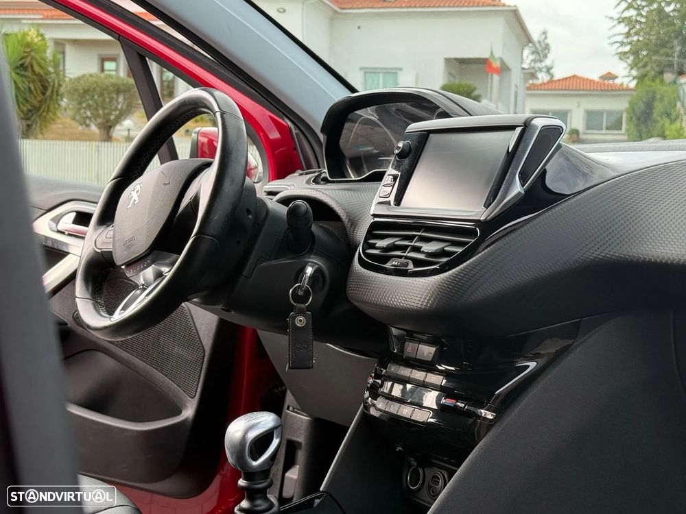 Peugeot 2008 1.2 PureTech Allure - 8