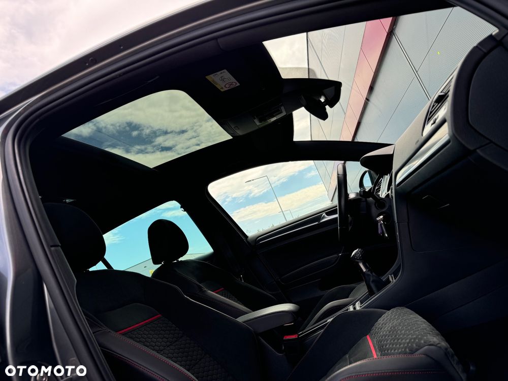 Volkswagen Golf - 9