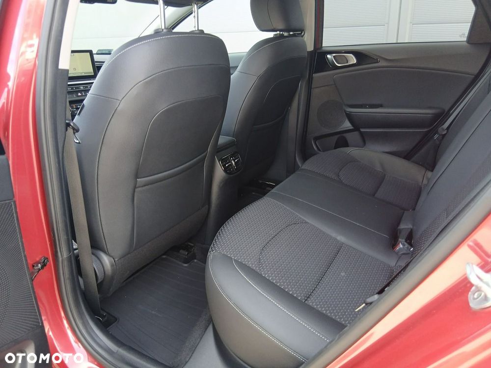 Kia Ceed 1.4 T-GDI L Business Line - 17