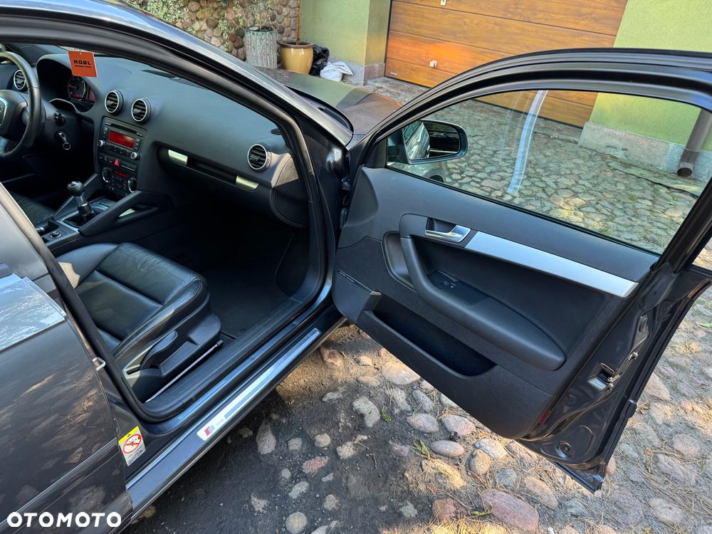 Audi A3 Sportback 1.9 TDI S line Sportpaket plus - 23