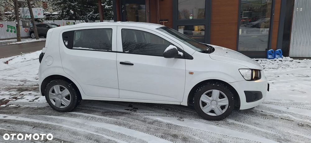 Chevrolet Aveo - 4