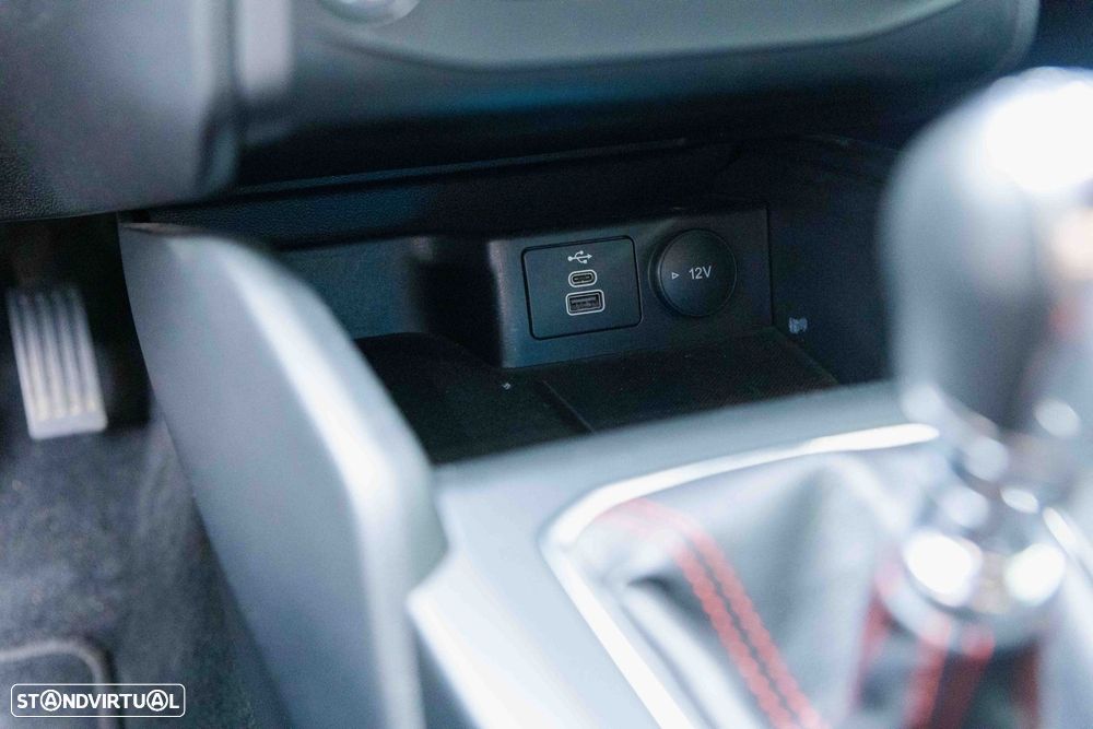 Ford Focus SW 1.0 EcoBoost MHEV ST-Line - 30