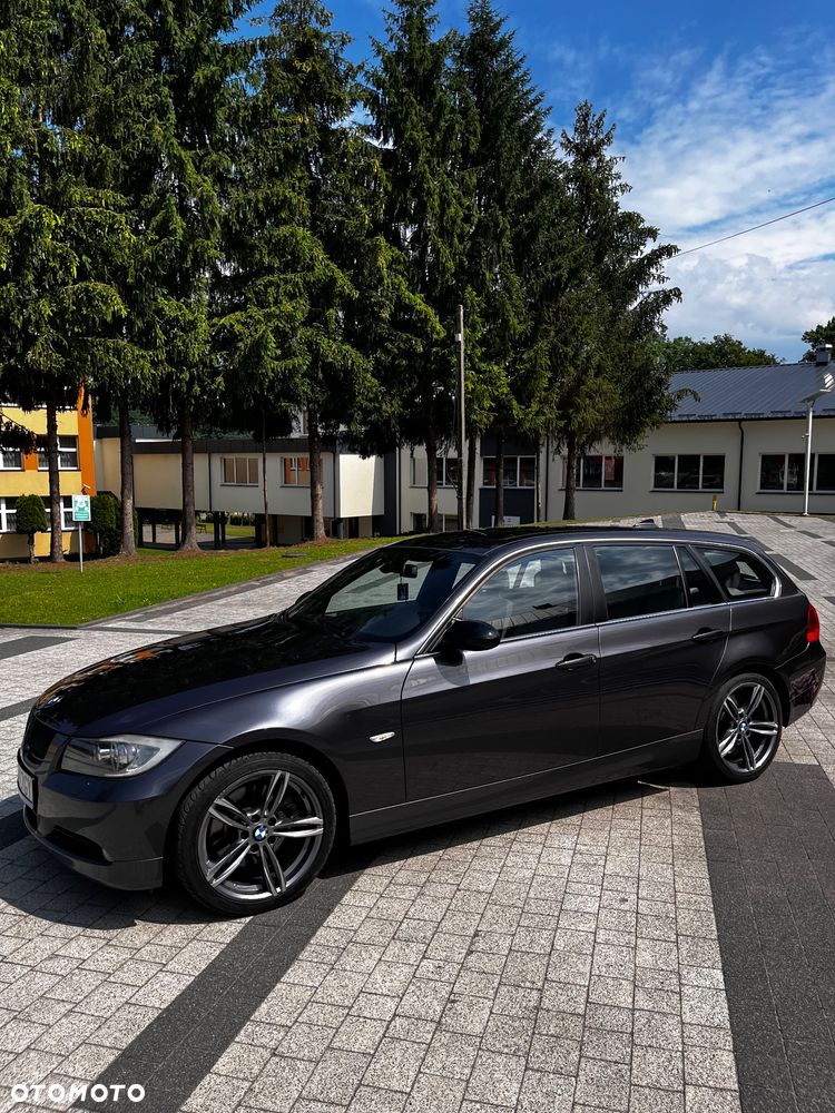 BMW Seria 3 325i xDrive - 17