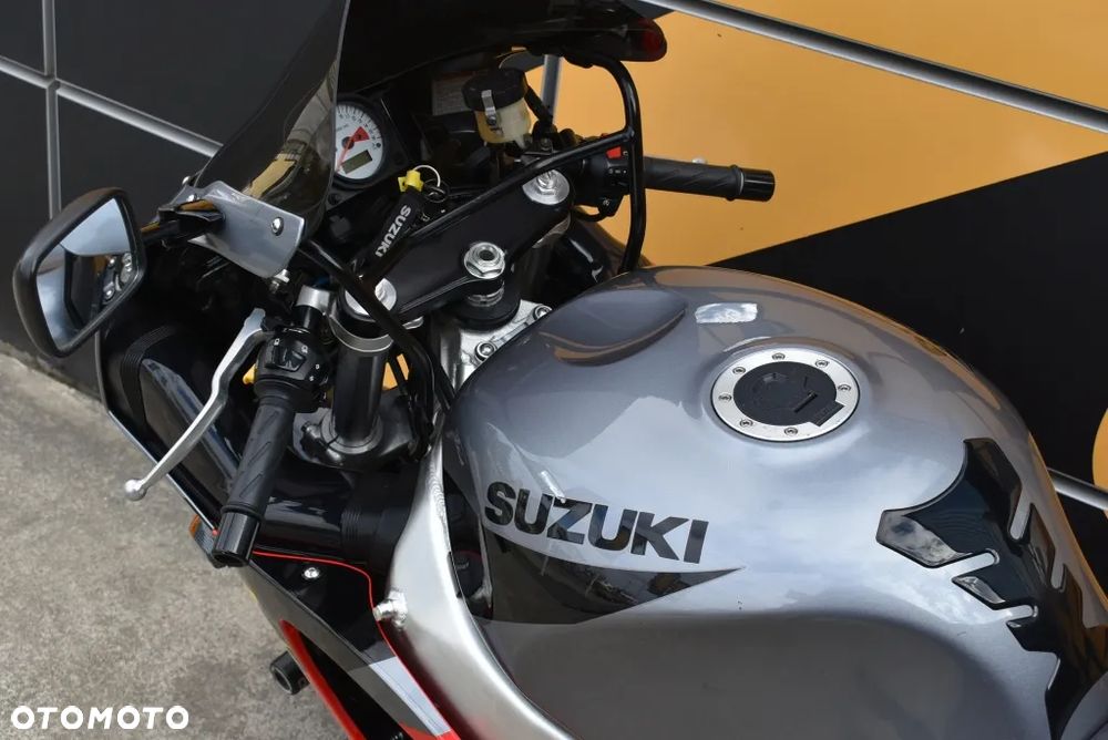 Suzuki GSX-R - 12