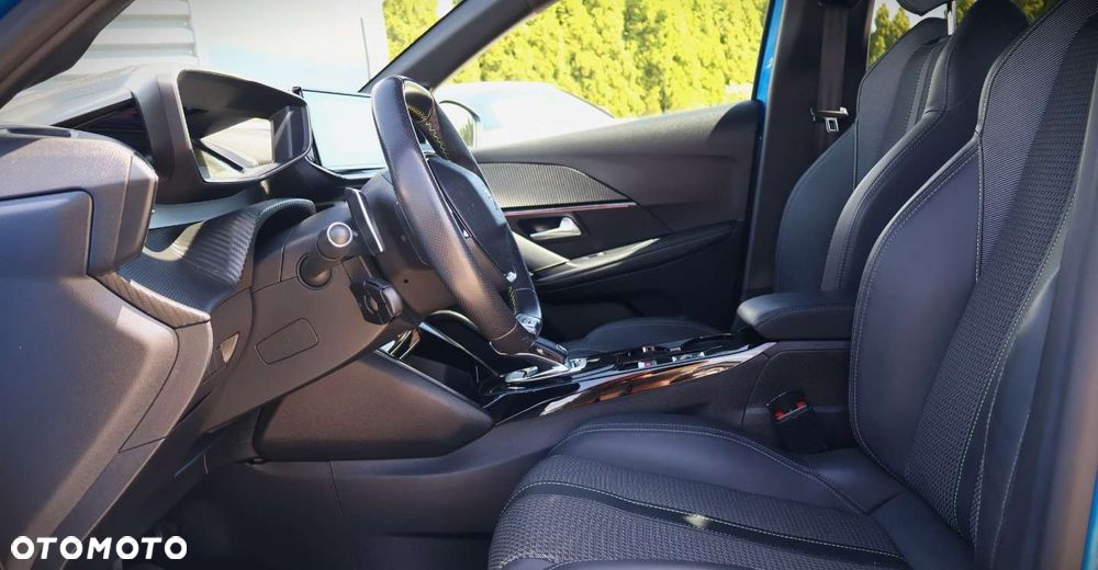 Peugeot 208 - 13