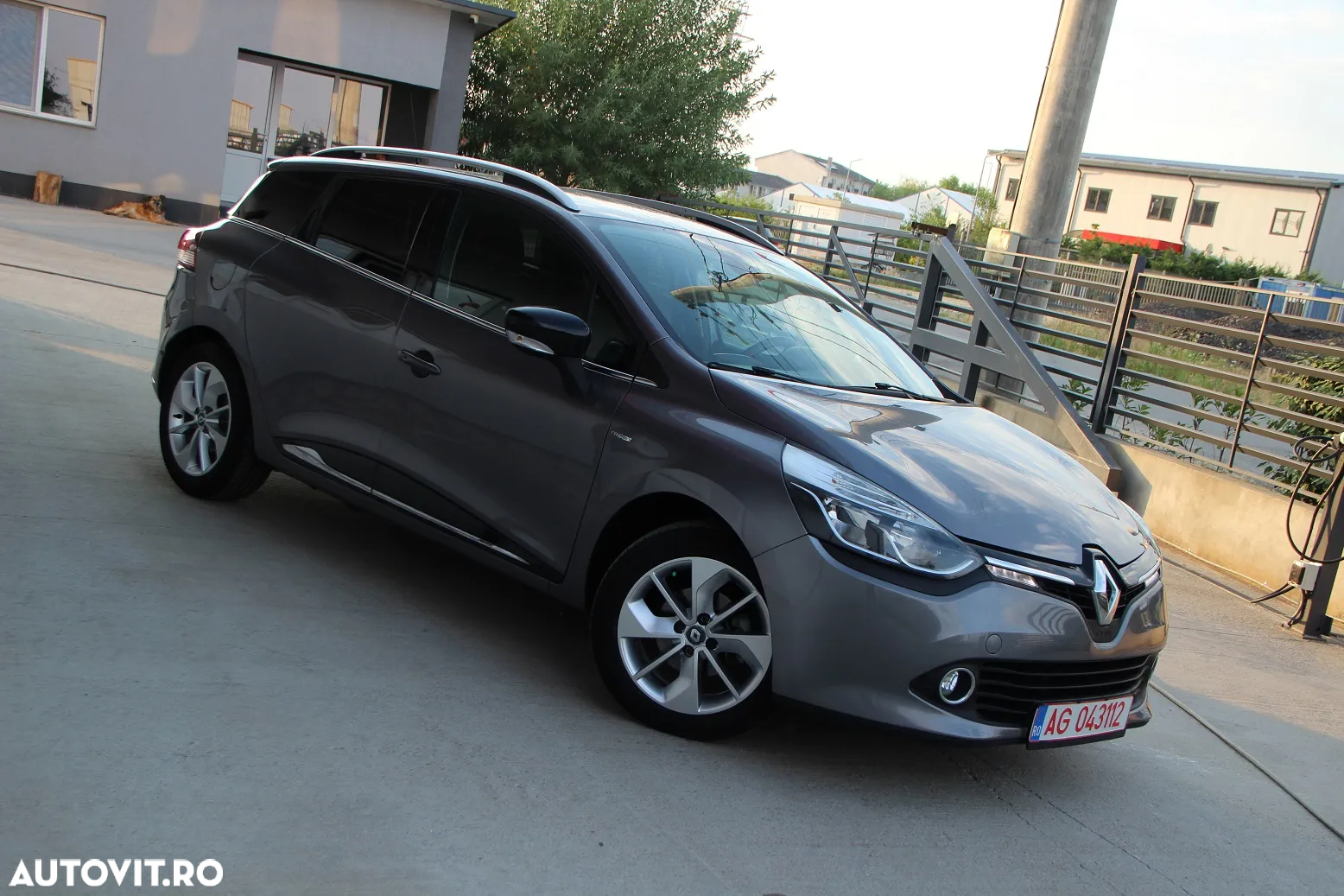 Renault Clio Grandtour Energy TCe 90 Start & Stop Intens - 4