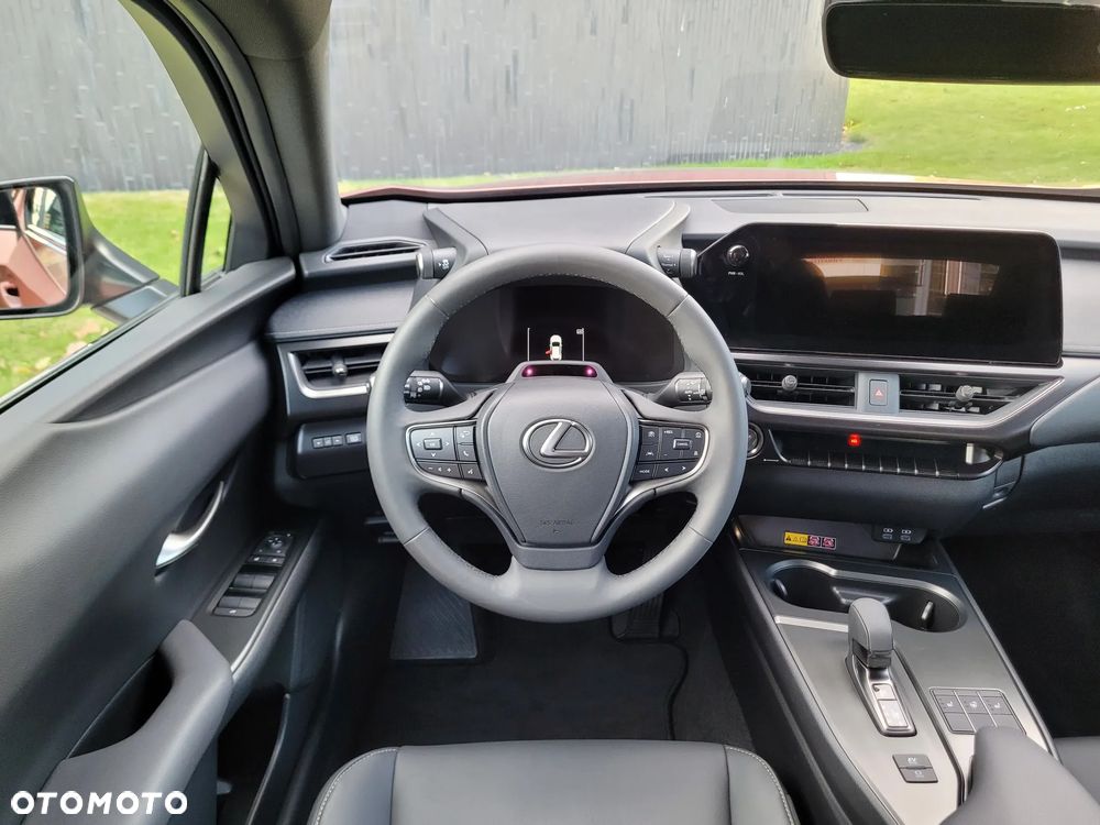 Lexus UX 300h F Sport Design - 15