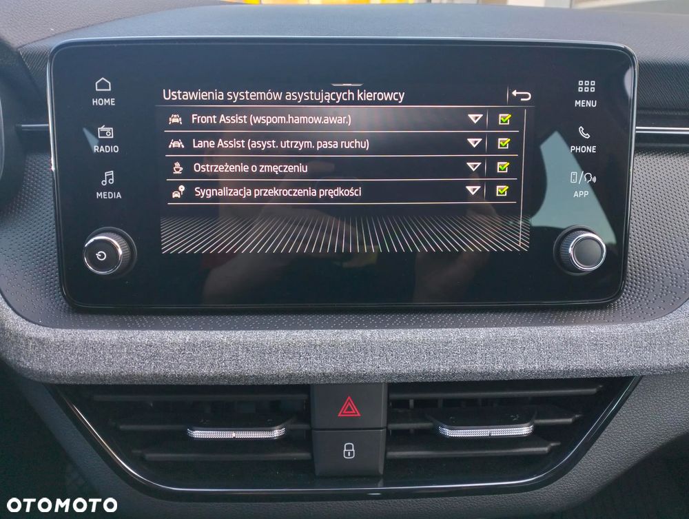 Skoda Scala 1.0 TSI Selection DSG - 25