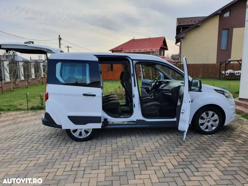 Ford Tourneo Connect - 11