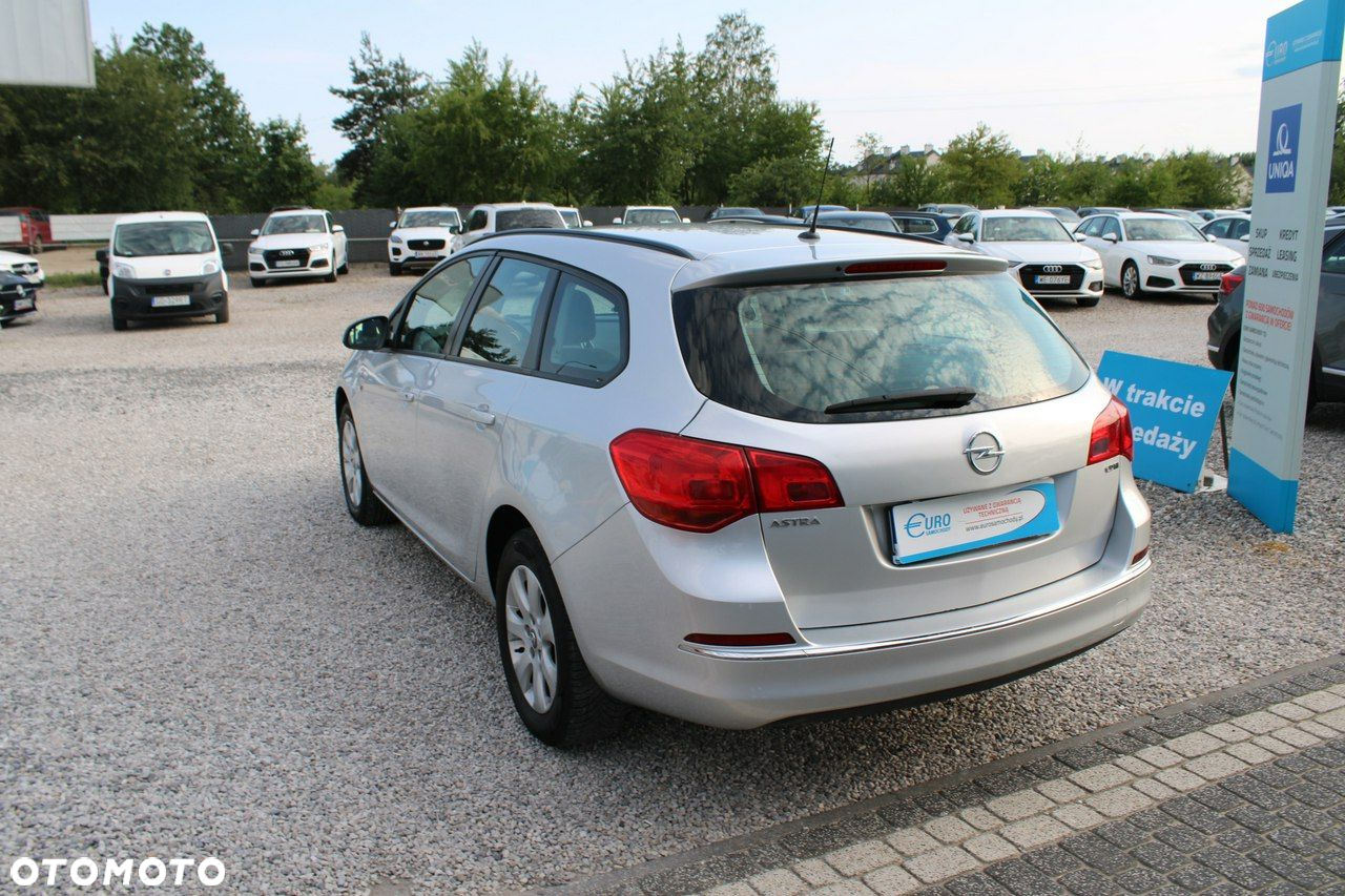 Opel Astra - 8