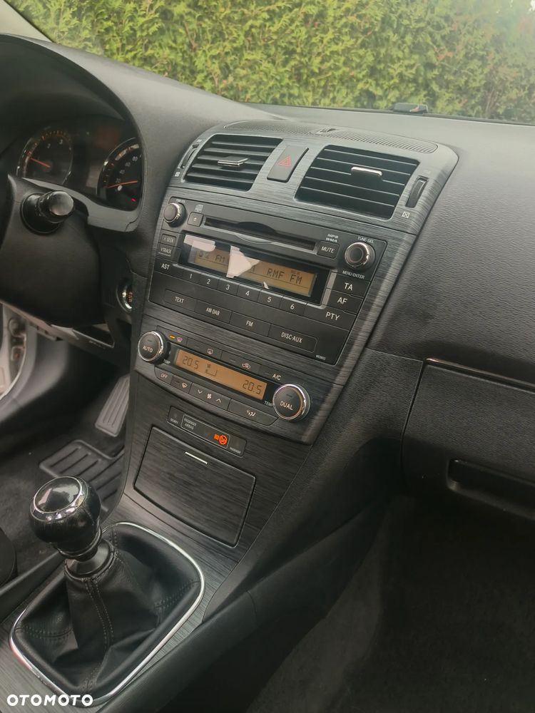 Toyota Avensis - 9