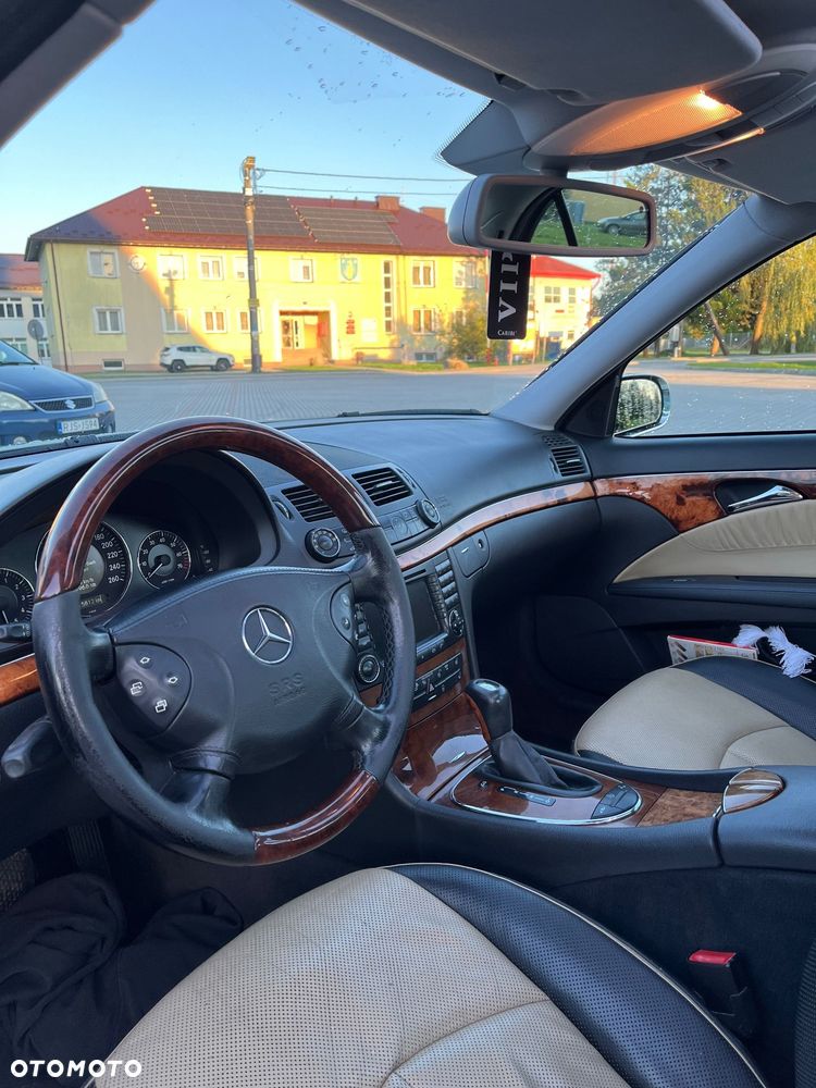 Mercedes-Benz Klasa E 350 4-Matic Elegance - 21