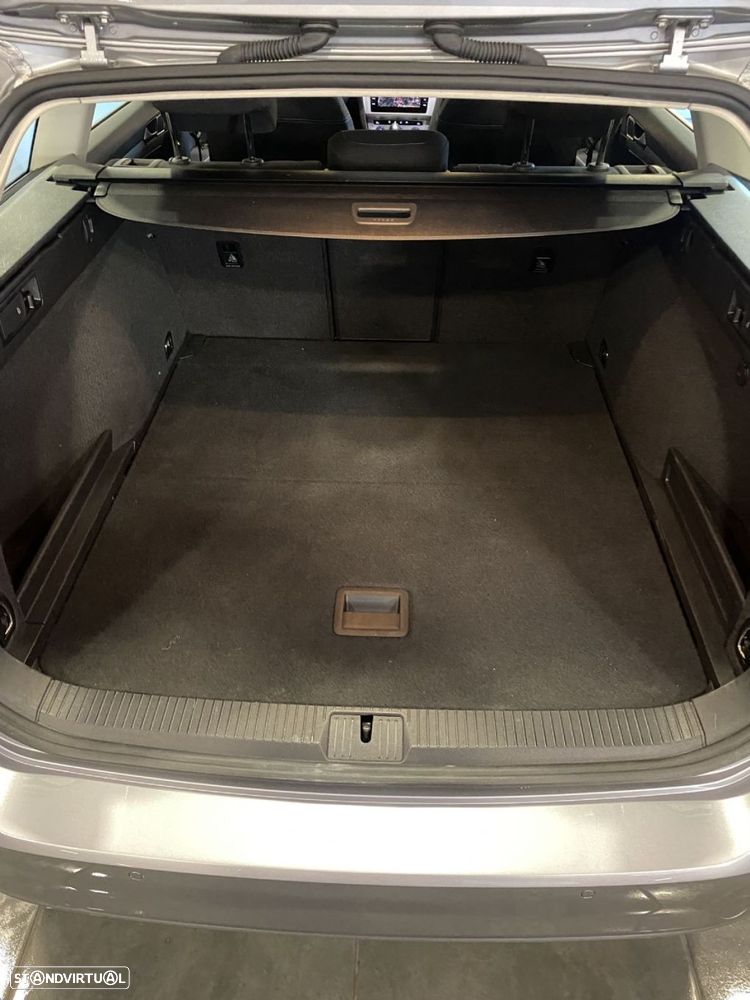 VW Passat Variant - 57