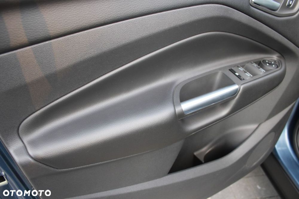 Ford Kuga - 24