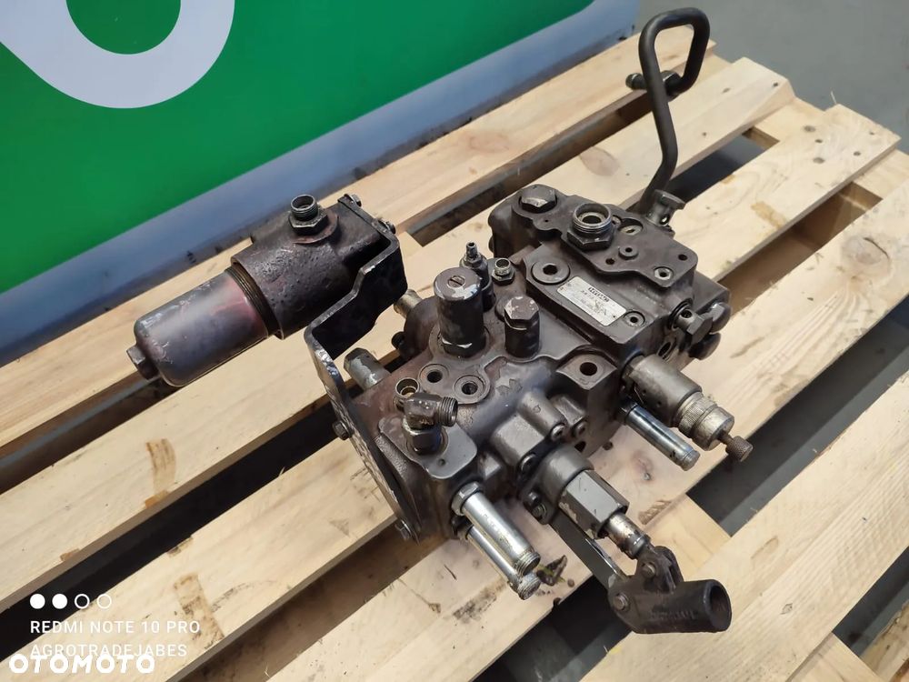 Rozdzielacz hydrauliczny HYDAC 3472395 FENDT 826 VARIO SCR - 7