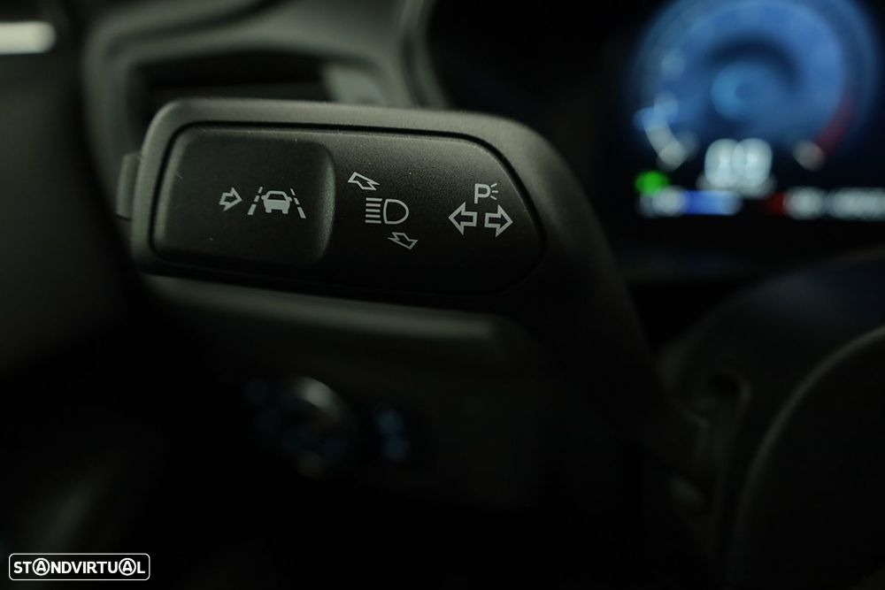 Ford Focus 1.0 EcoBoost MHEV ST-Line X - 17