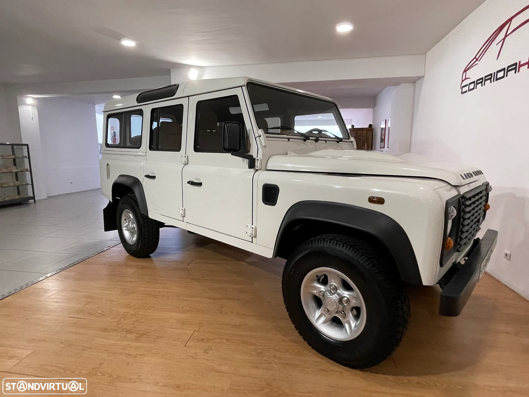 Land Rover Defender 110 CC 2.4 CRD SE - 35