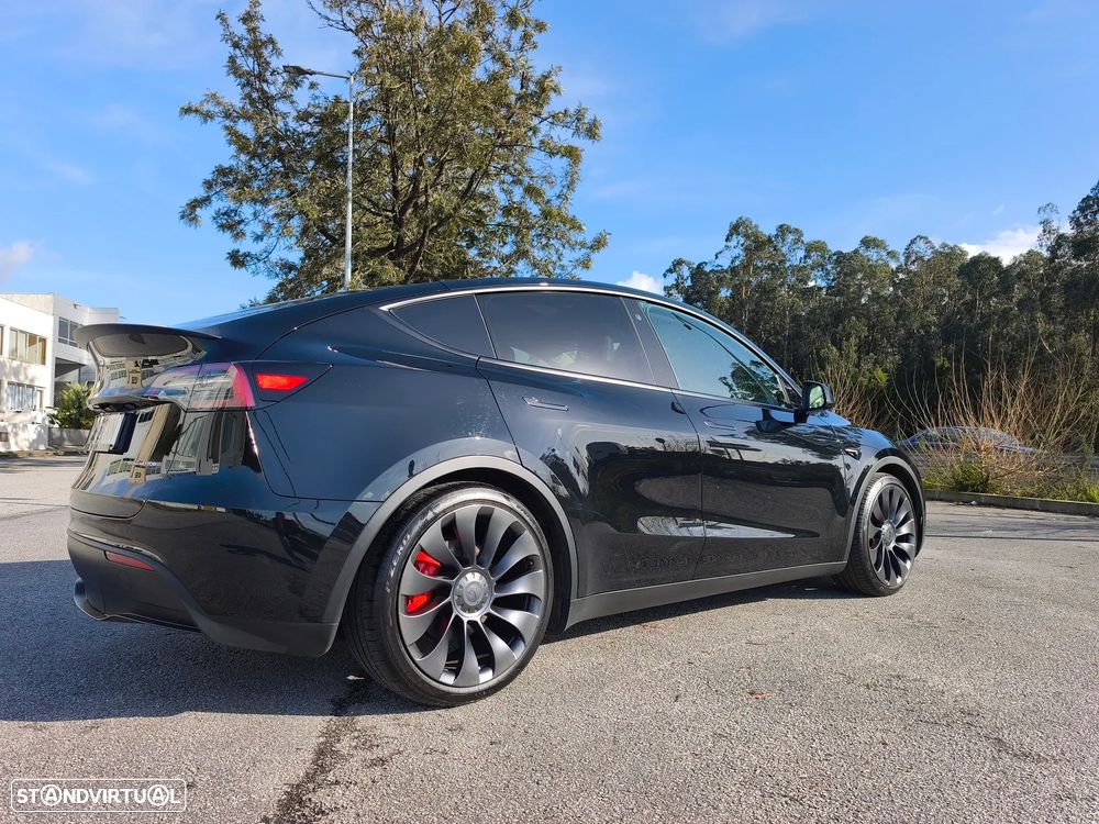 Tesla Model Y Performance Dual Motor AWD - 6