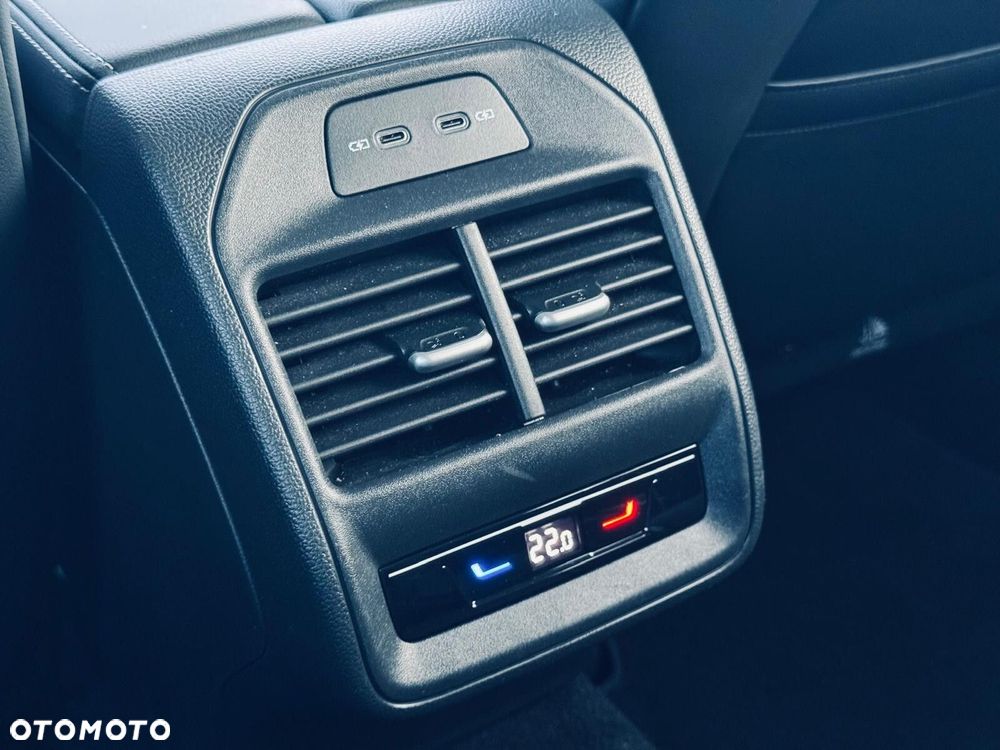 Volkswagen Passat - 36