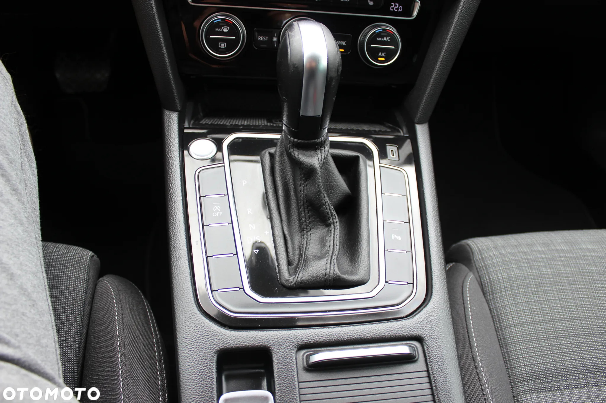 Volkswagen Passat Variant 2.0 TDI SCR DSG Business - 21