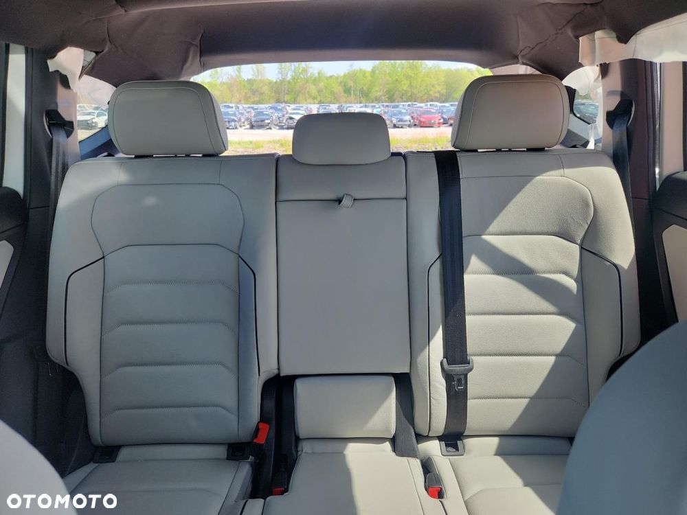 Volkswagen Tiguan - 9