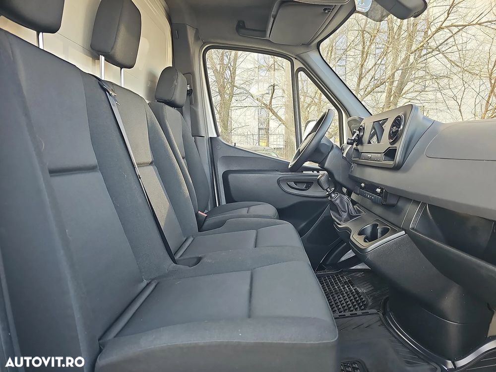 Mercedes-Benz Sprinter - 10